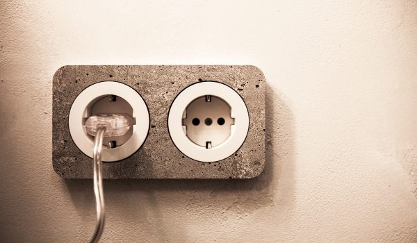 Steckdosen_KIENHOLZ©jaugstetter